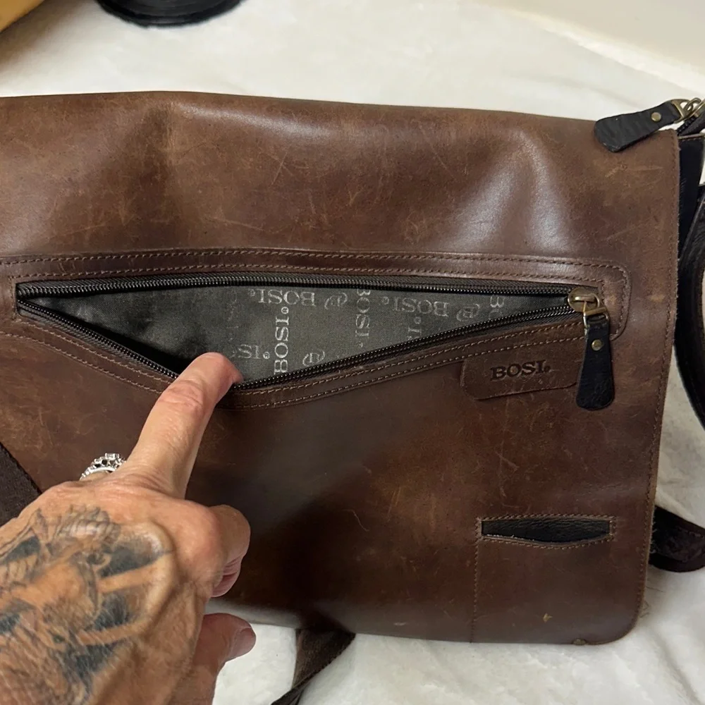Vintage Bosi Distressed leather messenger Bag